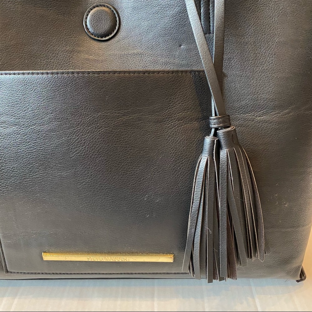 Steve Madden black and hunter green tassel shopper tote faux leather laptop bag - Picture 2 of 11